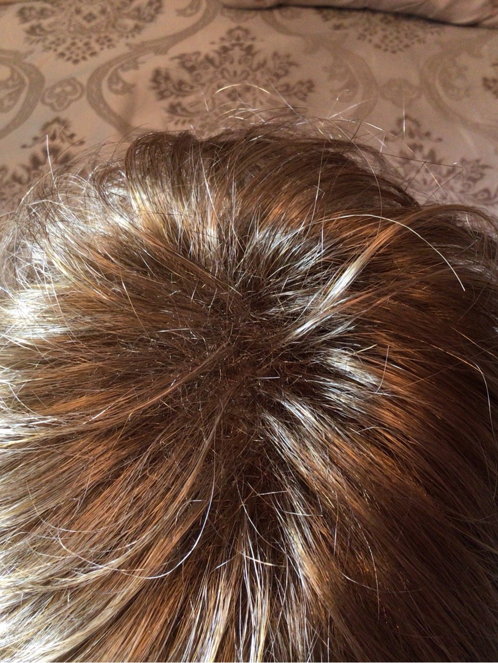 Toni Brattin “Perfection” Wig Dark Blonde - Picture 6 of 8